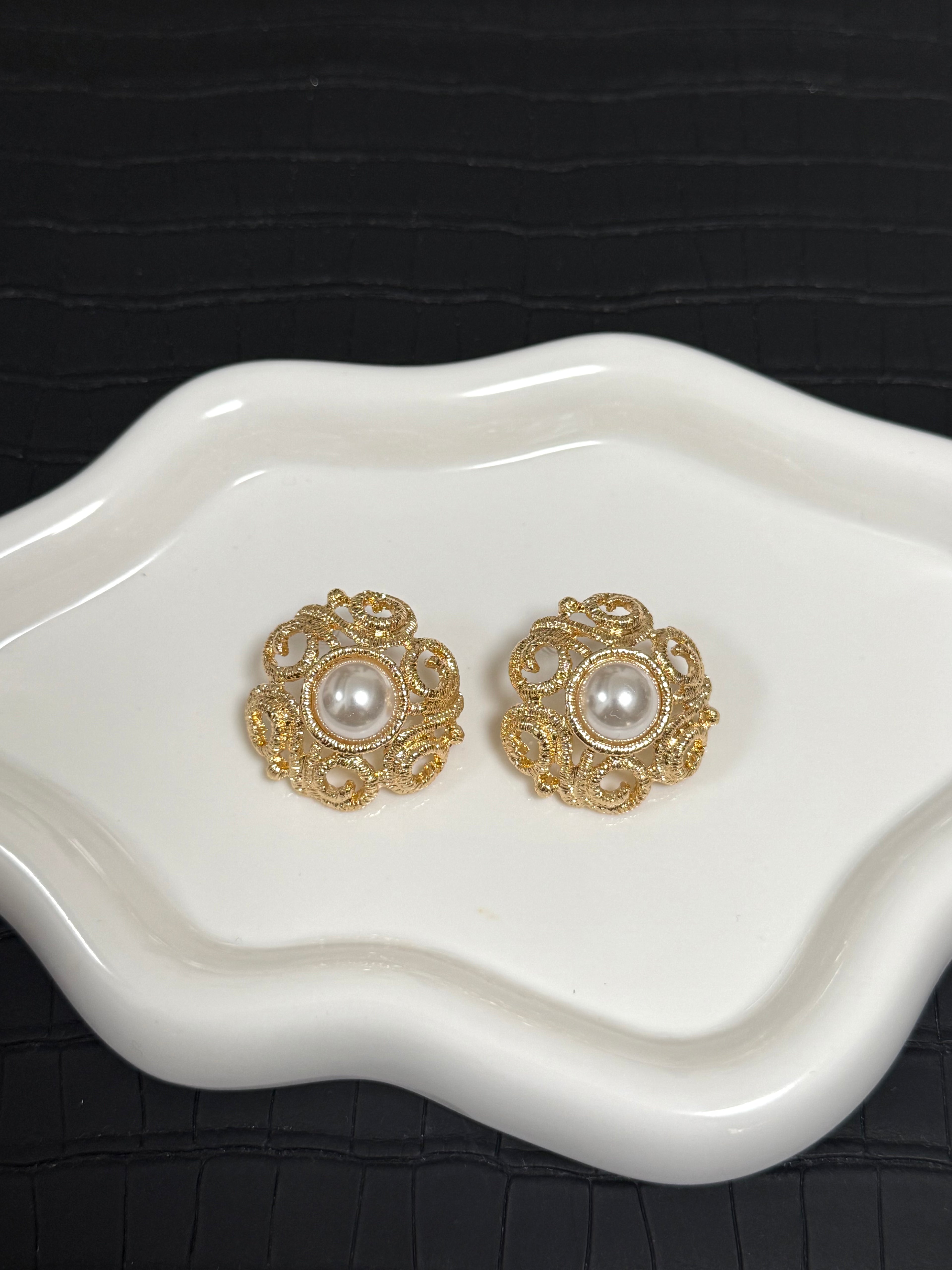 Gold Pearl Filigree Earrings