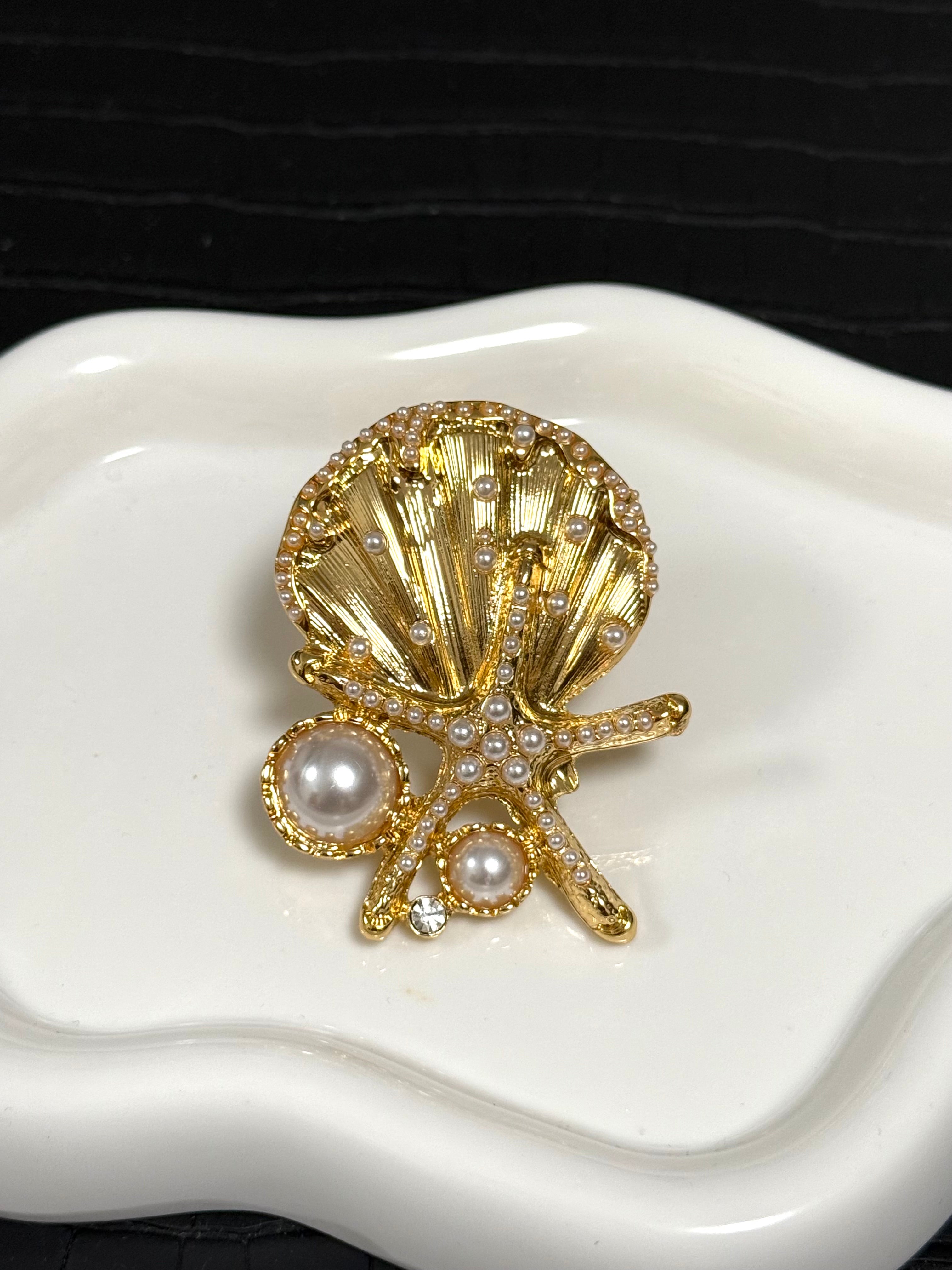 Gold Seashell Pearl Ring