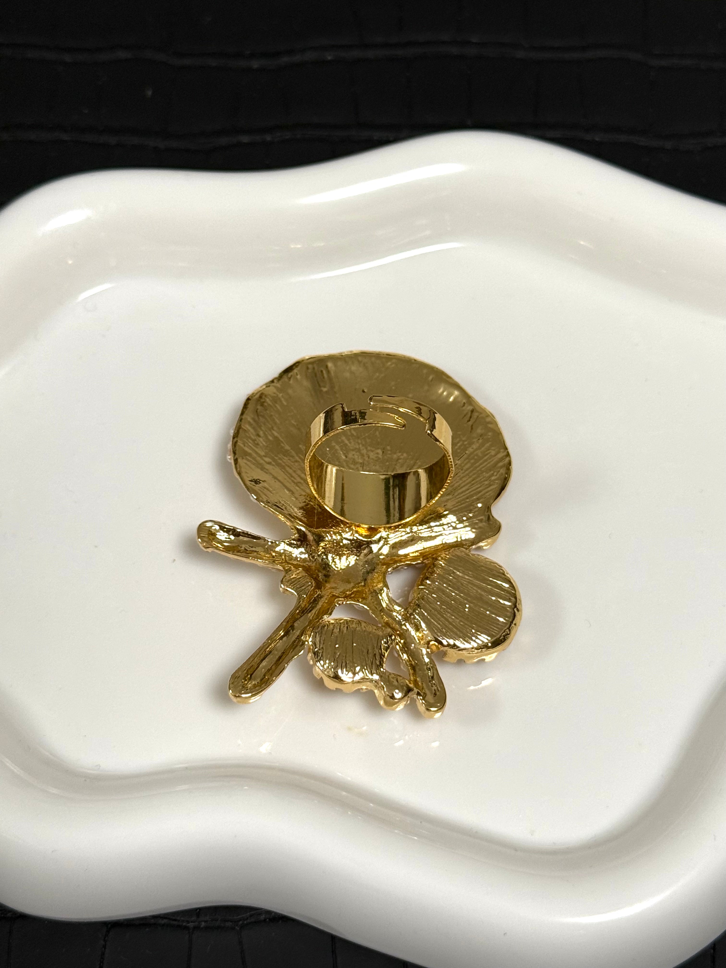 Gold Seashell Pearl Ring