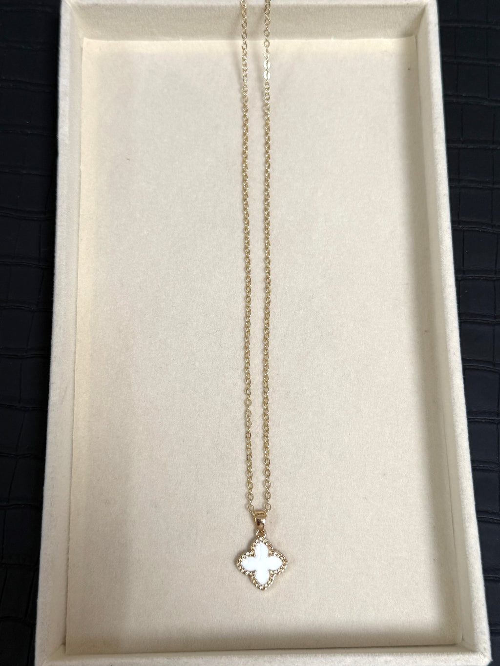 Elegant Gold Clover Pendant Necklace