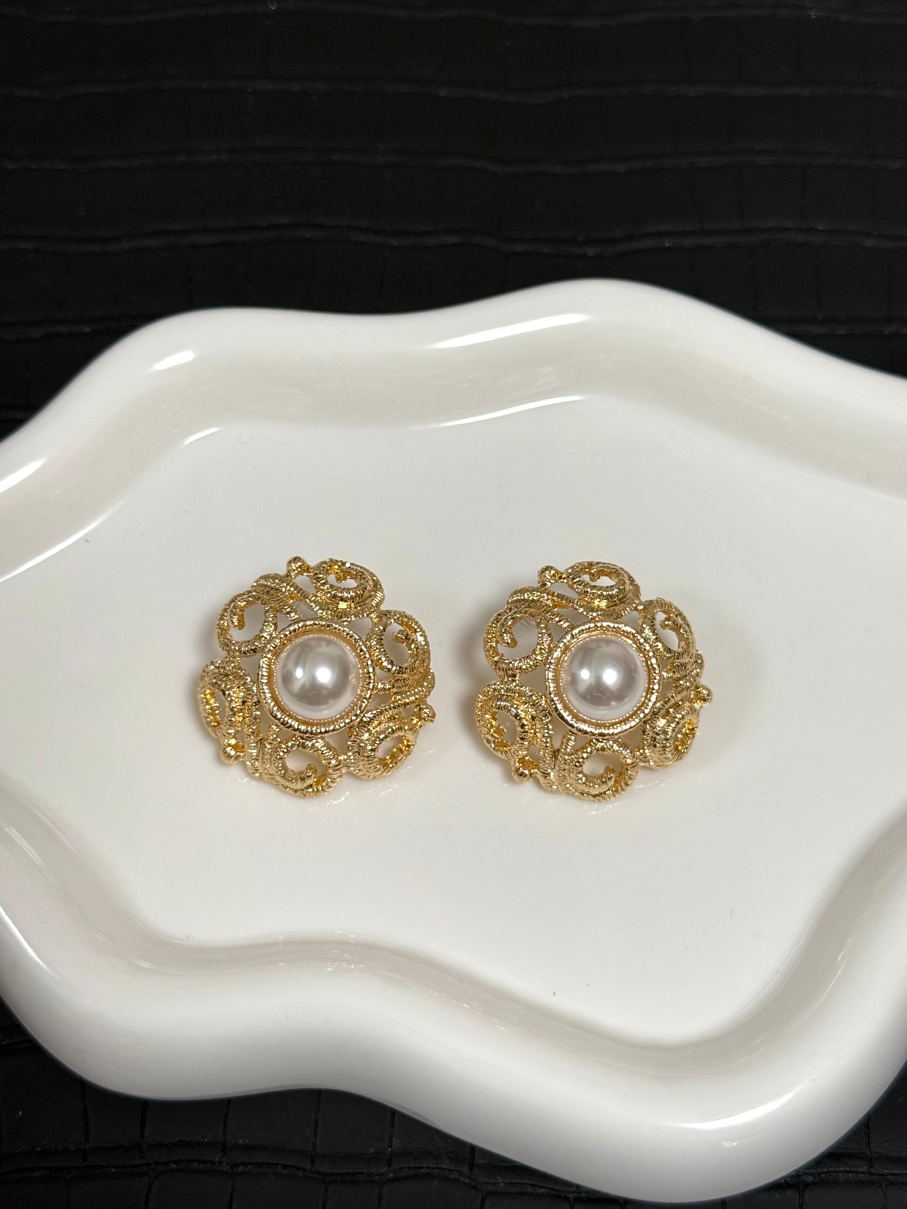 Gold Pearl Filigree Earrings